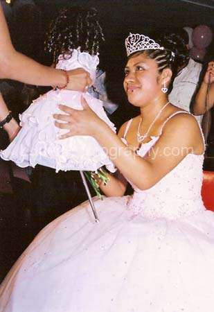 Lupita Photography: The quinceanos party.